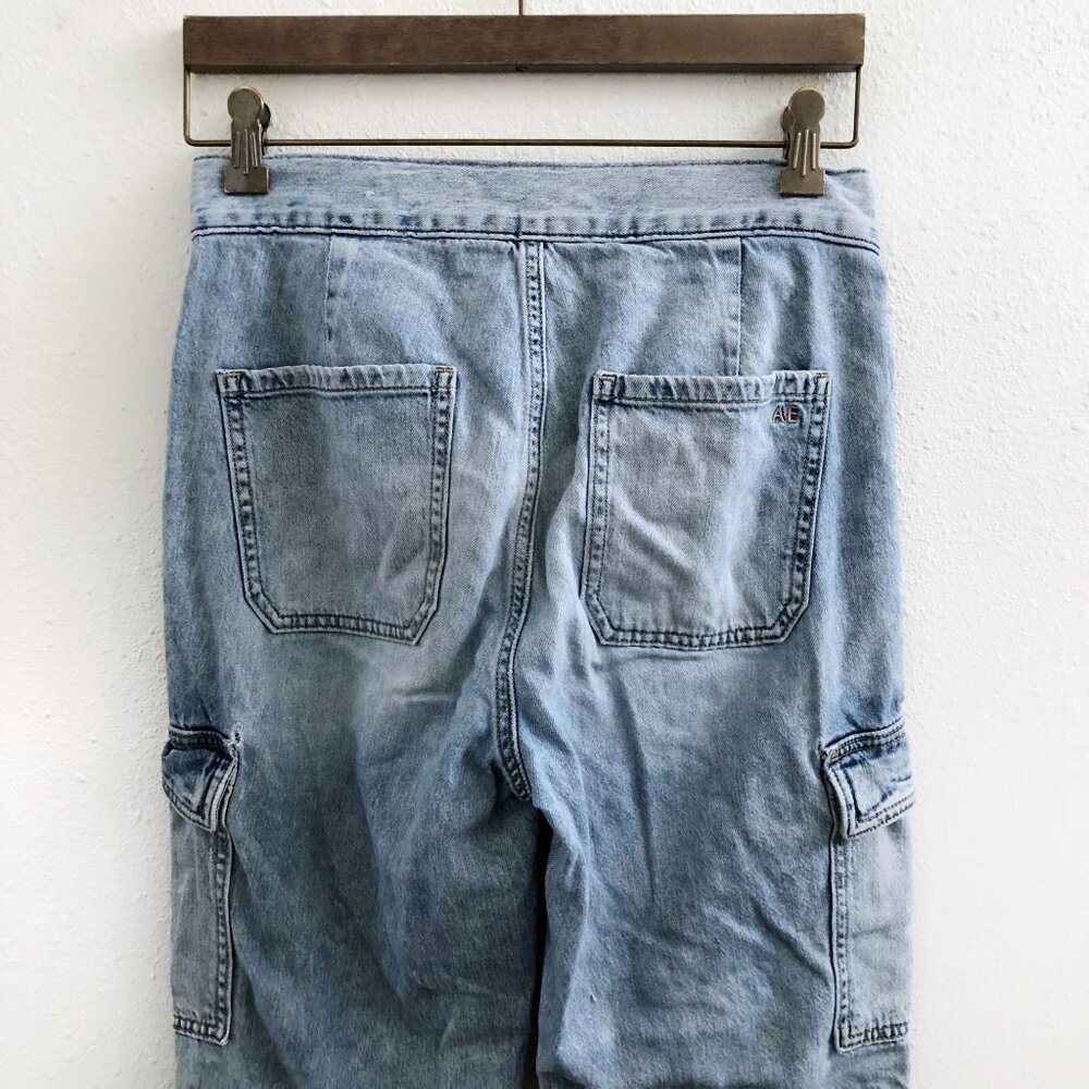 AMERICAN EAGLE AE High Waisted Denim Cargo Jogger Jeans Size 0 - Picture 3 of 7